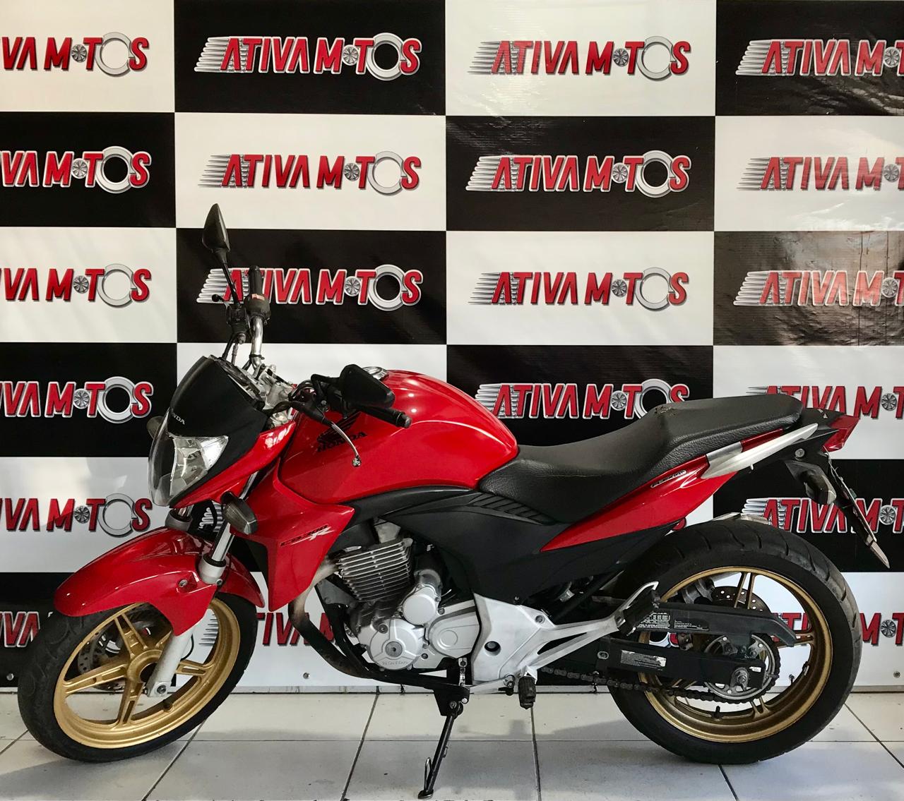 CB 300