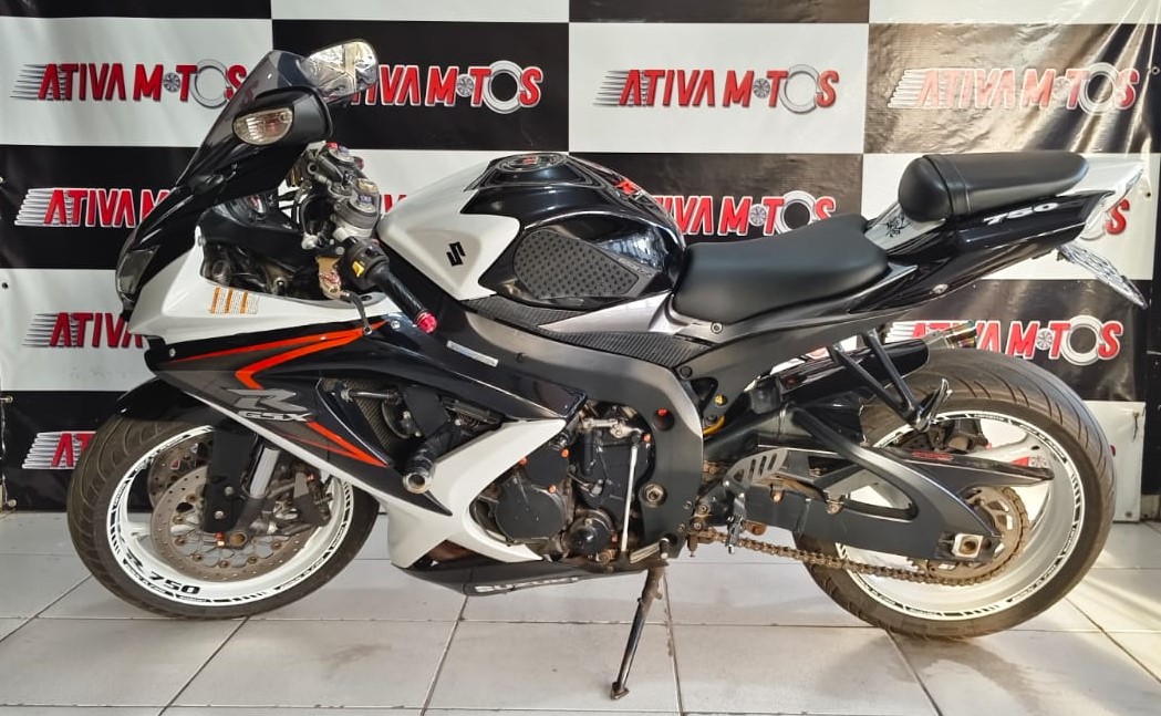 Suzuki GSX R SRAD 750